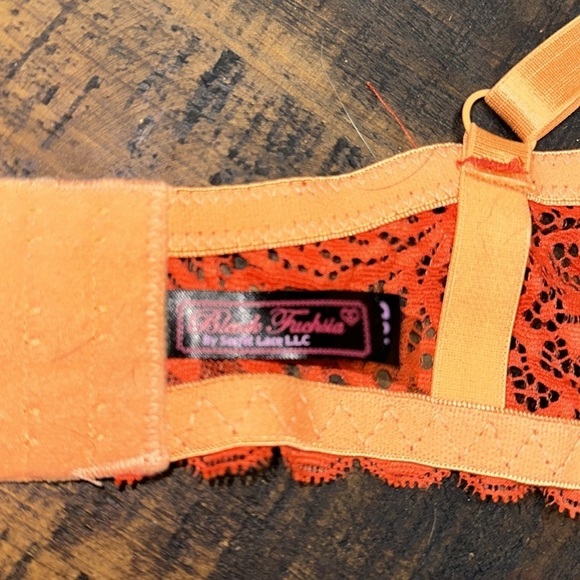 Black fushia bra set. Bra 40D undies 1x preowned  great condition - Picture 8 of 10